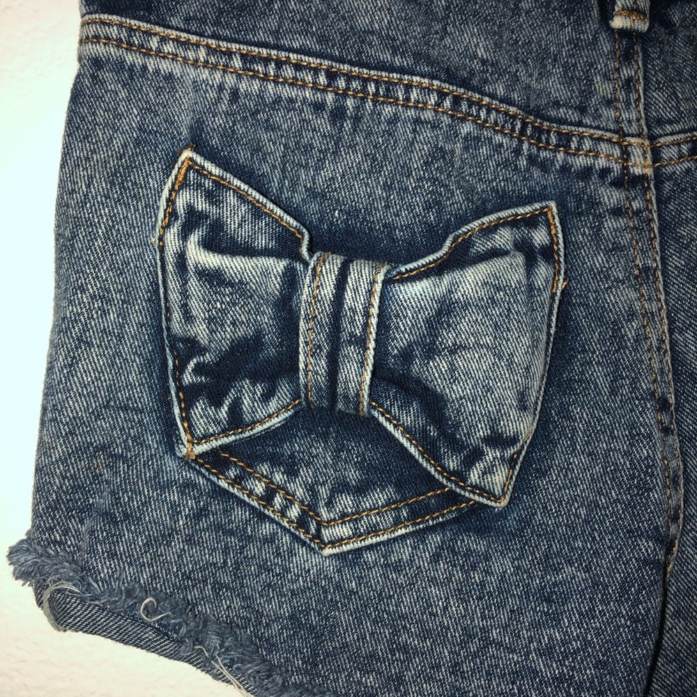 Bow tie daisy dukes :)